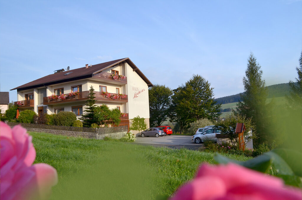 Landhaus Lederer - Gästepension in Bischofsgrün im Fichtelgebirge - Zimmer und Ferienwohnung